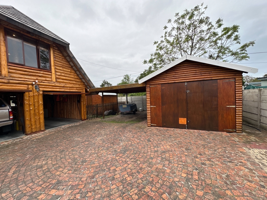 2 Bedroom Property for Sale in The Island Western Cape